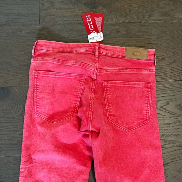 H and M red ladies stretch denim jeans sz 6 NWT - Picture 2 of 4